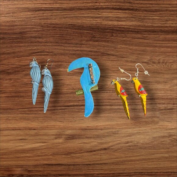 Hand-Carved Parrot Earrings & Brooch Set - Vibrant & Quirky jungle tropical - Picture 2 of 9